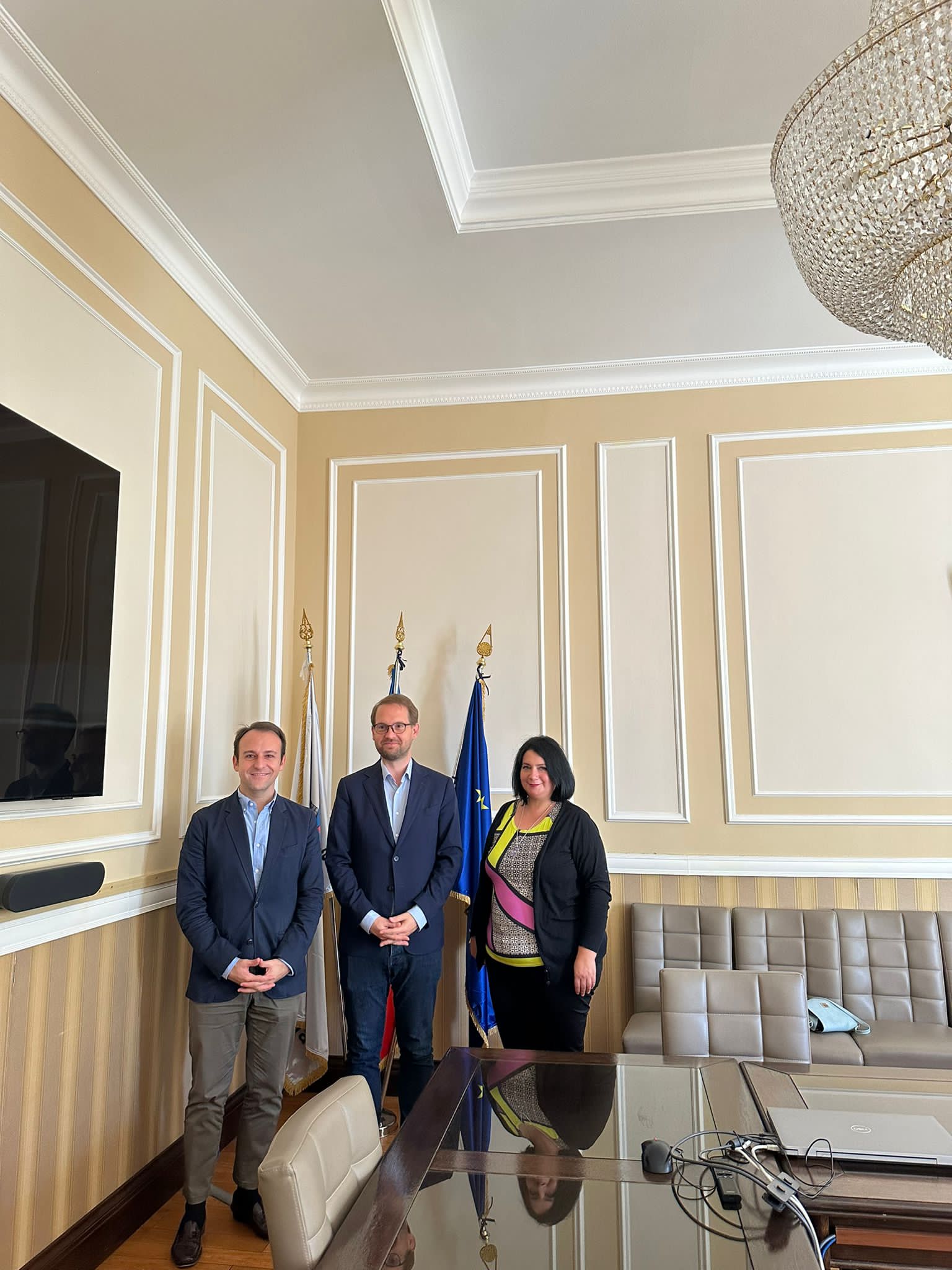 Program Manager Javier Ors Ausín, the Mayor of Timişoara Dominic Fritz, and the President of the Jewish Community of Timișoara, Luciana Friedmann, after a meeting in the City Hall of Timişoara. 