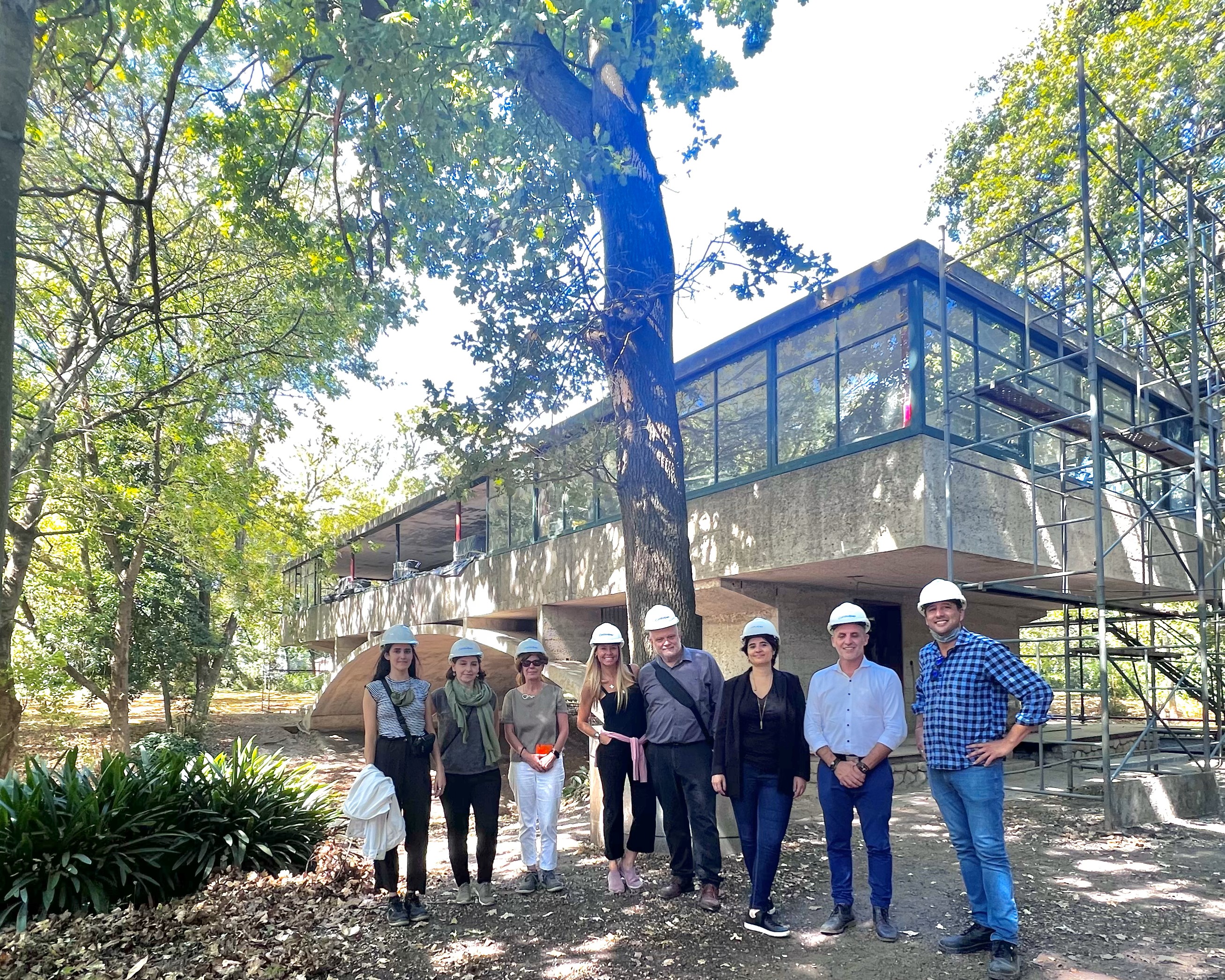 Restoration team at Casa sobre el Arroyo