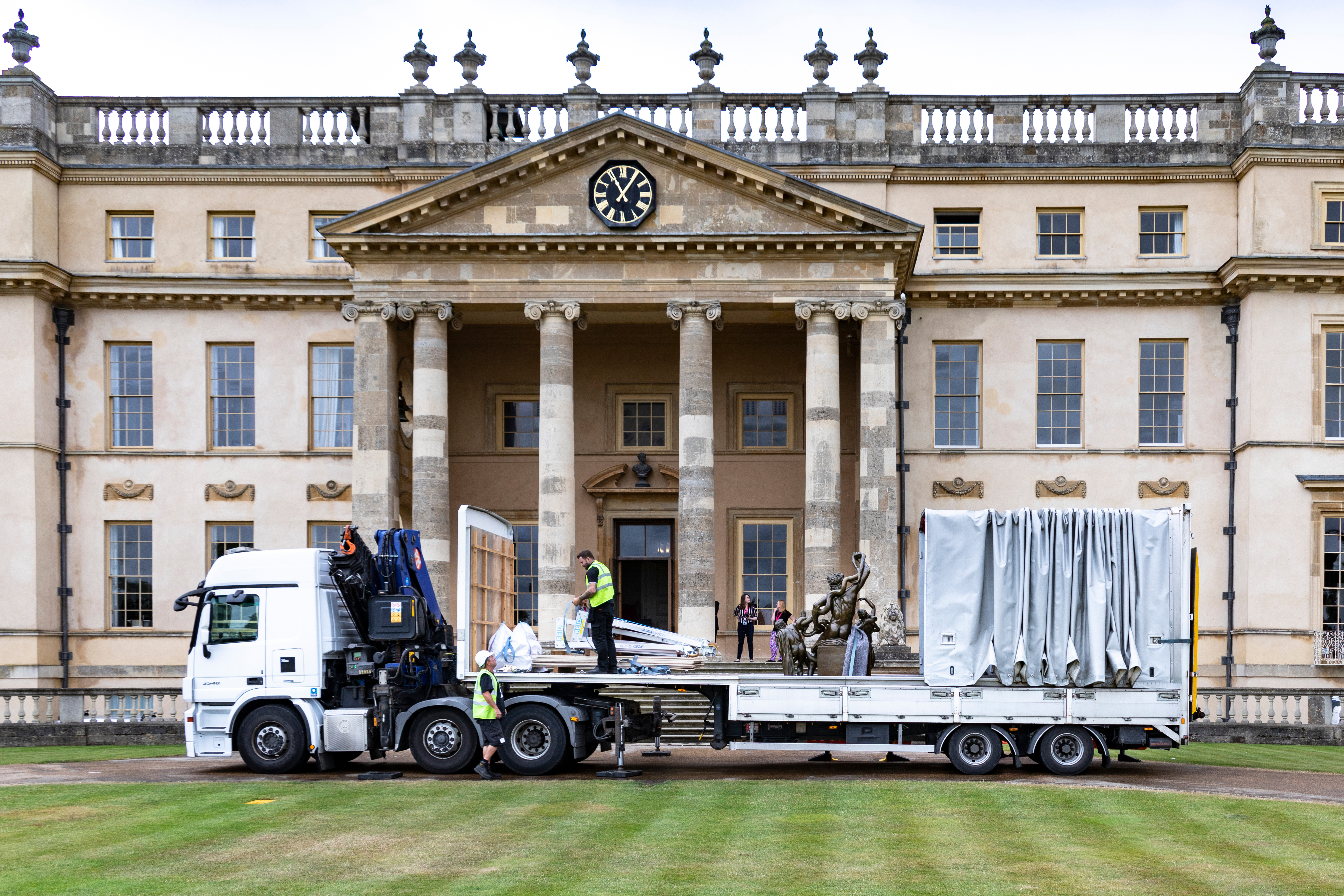 The Laocoön arriving at Stowe House. Photo by Andy Marshall.