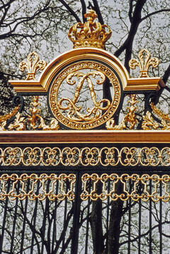 A gate, known as the Grille du Roi, provided private entrance for the king to the potager, 1998