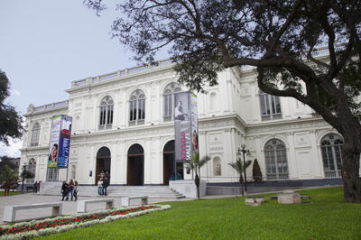 Main facade of the Lima Museum of Art, 2016. 