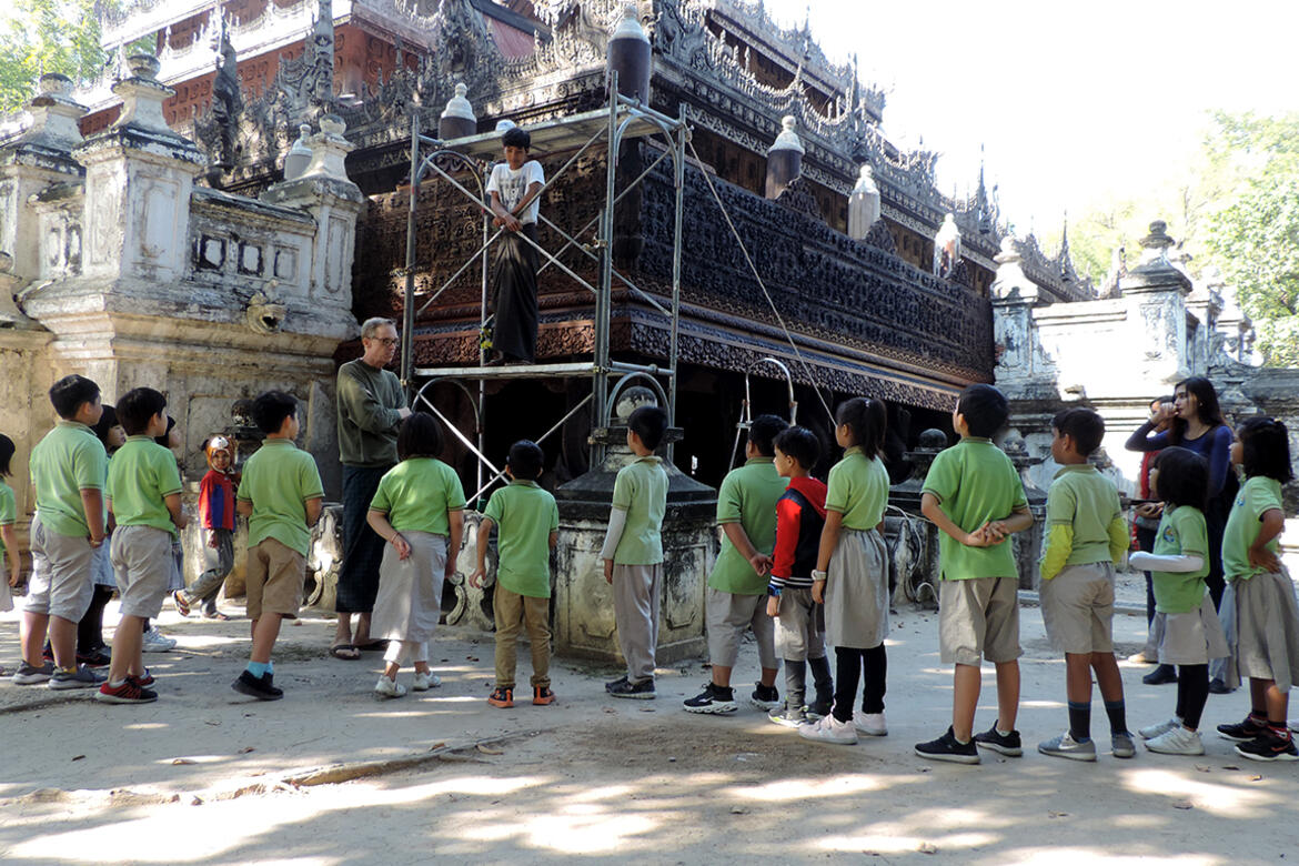 School children during a site tour of Shwe-nandaw Kyaung, 2019
