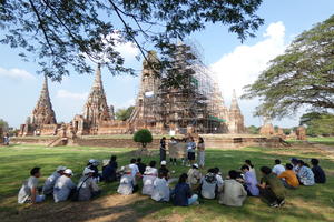 Bangkok students visiting Wat Chaiwatthanaram
