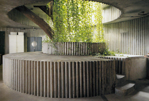 Interior view of the Coaty Restaurant stage, designed by Lina Bo Bardi, 1987