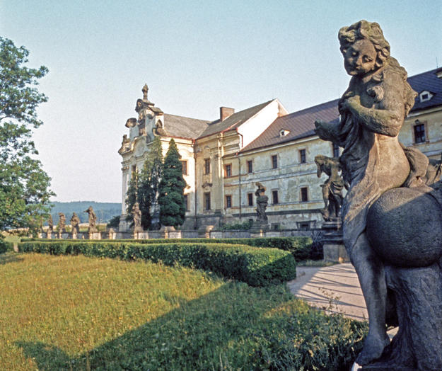 Sculptures outside the country estate, 2000