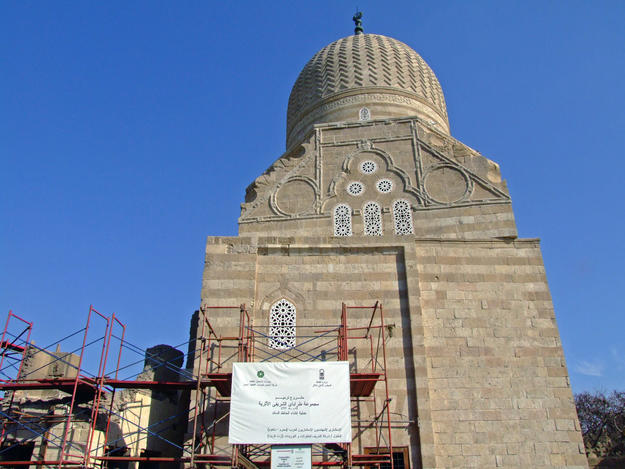 Scaffolding during façade conservation, 2008