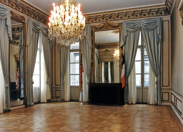 Grand Reception Room before conservation, 2000