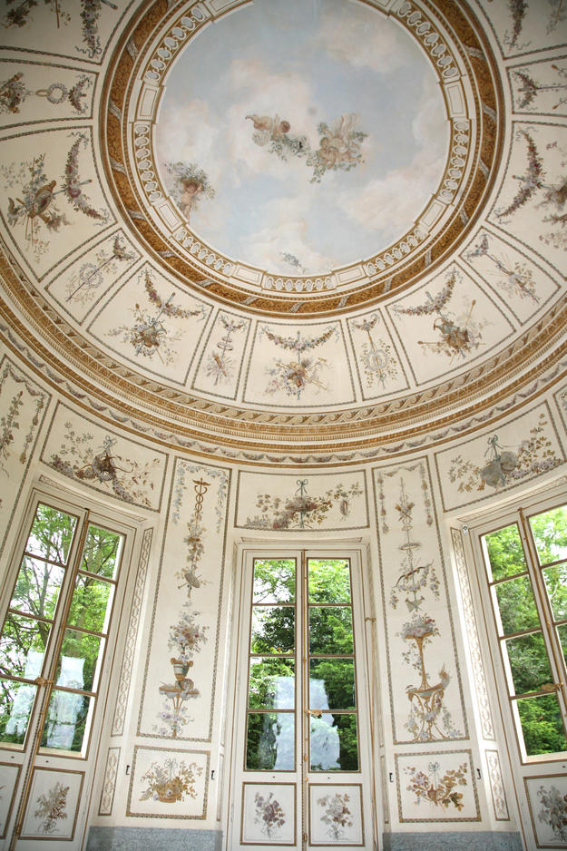 The interior decoration by Le Riche after conservation, 2012