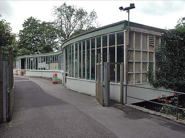 TECTON BUILDINGS AT DUDLEY ZOOLOGICAL GARDENS