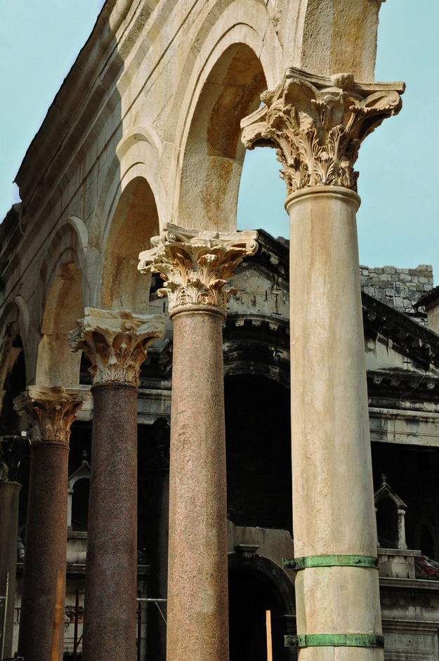 Ornate captials of the peristyle, 2009