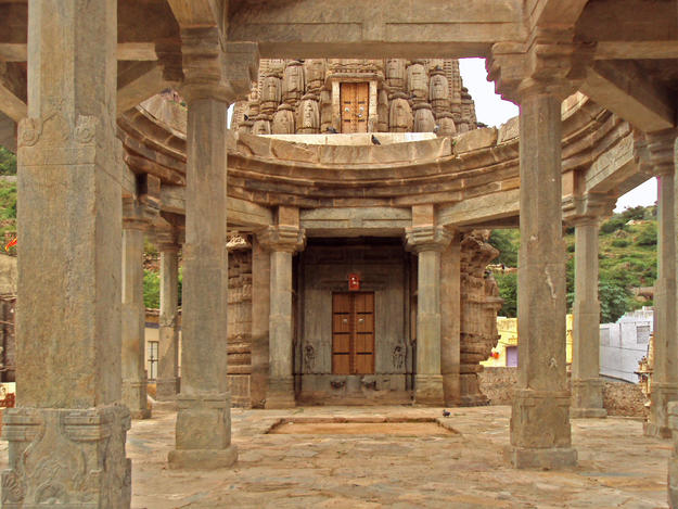 Sabha Mandapa with the entrance of the Garbhagriha (sanctum sanctorum) beyond, 2011