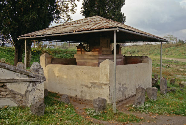 The Tomb of Vestorio Prisco under the addition of a modern roof, 1996