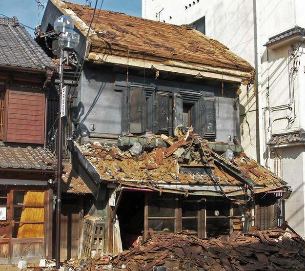 Sho-Bun-Do bookstore after the earthquake, 2011