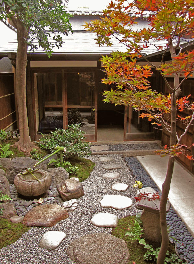 Interior garden of a traditional machiya, 2010