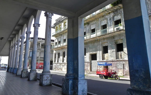 Pedestrian gallery with Palacio de la Gobernación in the background, 2011