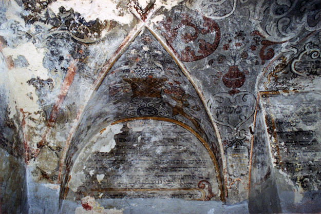 Murals on southern part of vault and on southern wall before conservation, 2001