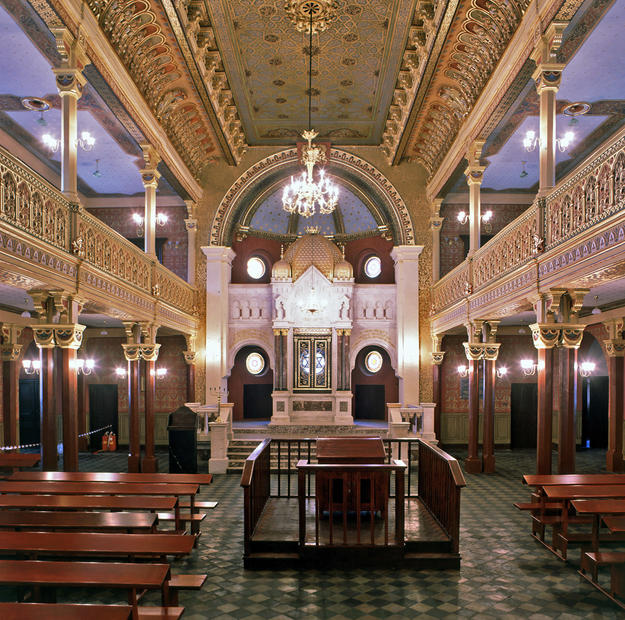 Main prayer hall and ark after conservation, 2000