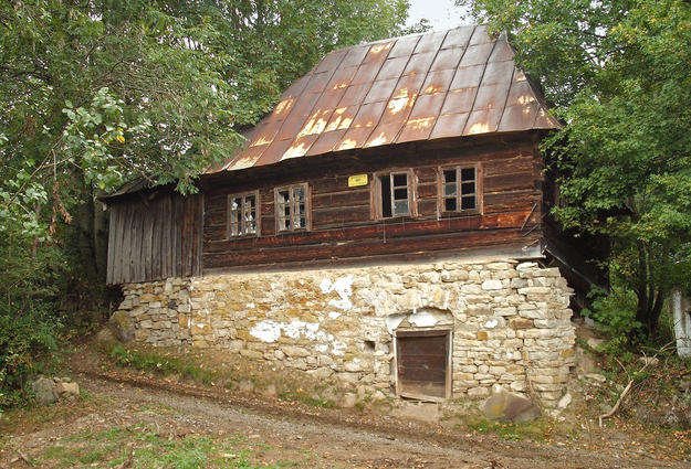 A representative example of a traditional rural house in the area of Roșia Montană, 2011