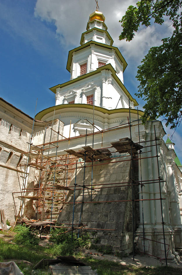 Tower during conservation , 2008
