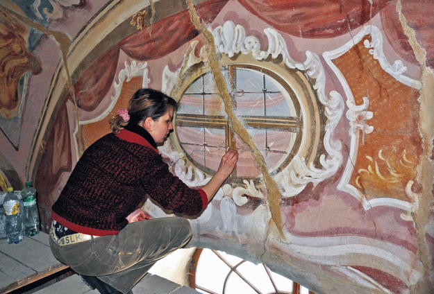 Conservation of the wall paintings in the Lower Church, Chapel 4 , 2009