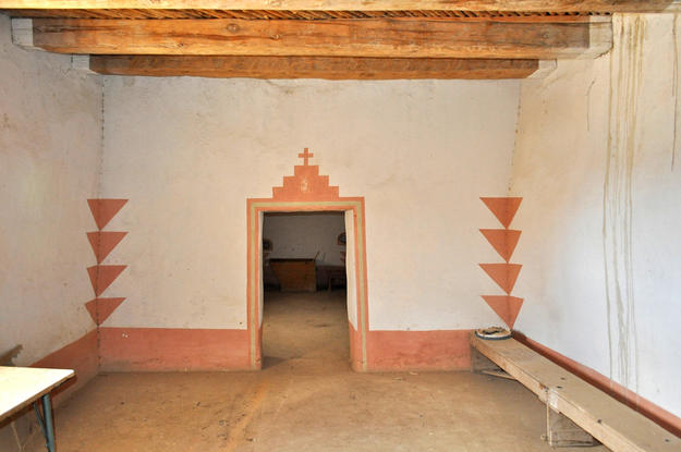 A well-preserved interior in the convento of San Esteban del Rey, 2014