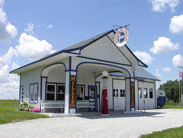 The former Standard Oil Station in Odell, Illinois, is a welcome center, 2003