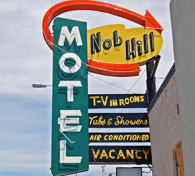 Nob Hill Motel sign, 2008