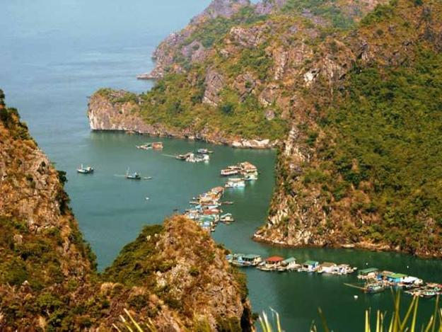 FISHING VILLAGES OF Hạ LONG BAY