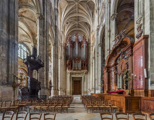 Interior view of the church and its famed Great Organ, 2019. Photo credit: Louis Robiche/Paroisse Saint-Eustache.