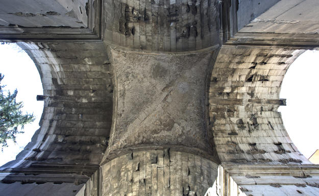Looking up under the cross vault of the Arch of Janus, 2015