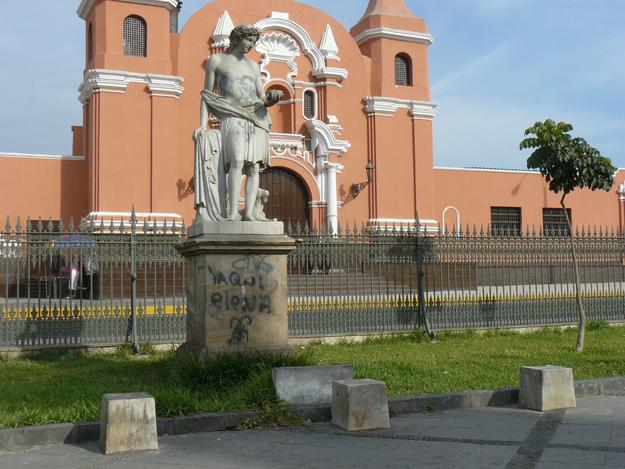 Sculptures along the Alameda de los Descalzos have been vandalized with graffiti and most of the benches destroyed, 2011