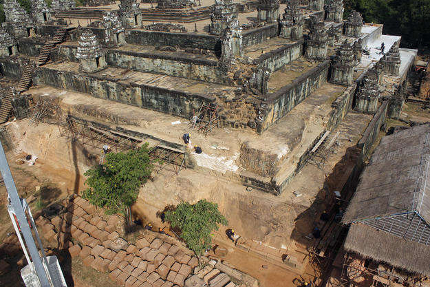 The southeast corner of the temple of Phnom Bakheng, partway through the dismantling of the terrace walls at Levels F and E (two lowermost levels, 2013