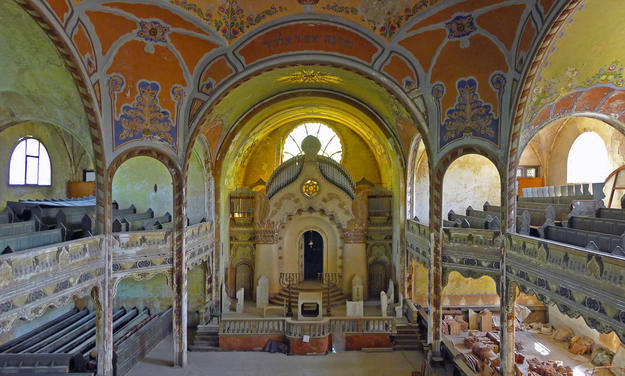 Current condition of the Synagogue's interior space, 2015