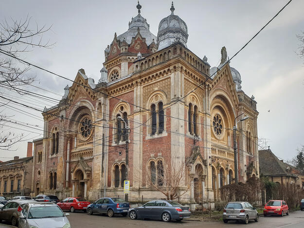 Exterior view of the Fabric Synagogue, Lipot Baumhorn masterpiece, 2021.