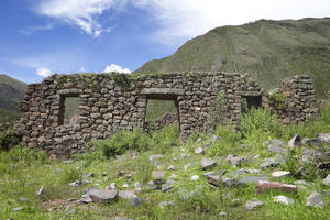 Remains of a kallanca (great hall), an Inca structure used by the workers as shelter , 2013