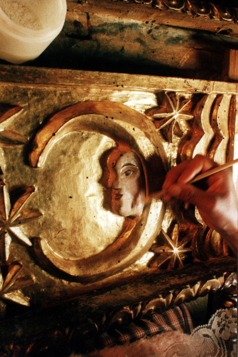 Conservation of the Virgen de Guadalupe altarpiece at the Apostol Santiago Church in Nurio, Michoacán.