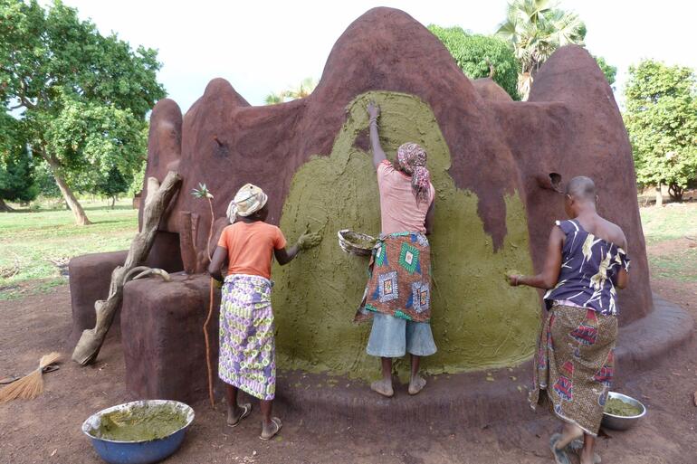 Conservation of a takienta in the village of Kokokou, Benin. 