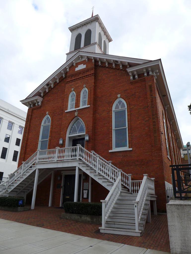 The exterior of Dexter Avenue King Memorial Baptist Church in Montgomery, Alabama.