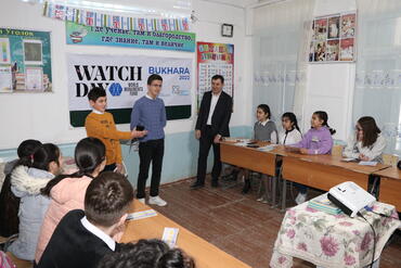 Watch Day presentation at the local Jewish school in Bukhara.